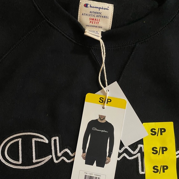 Champion Crewneck Sweater. Brand New - Picture 2 of 2